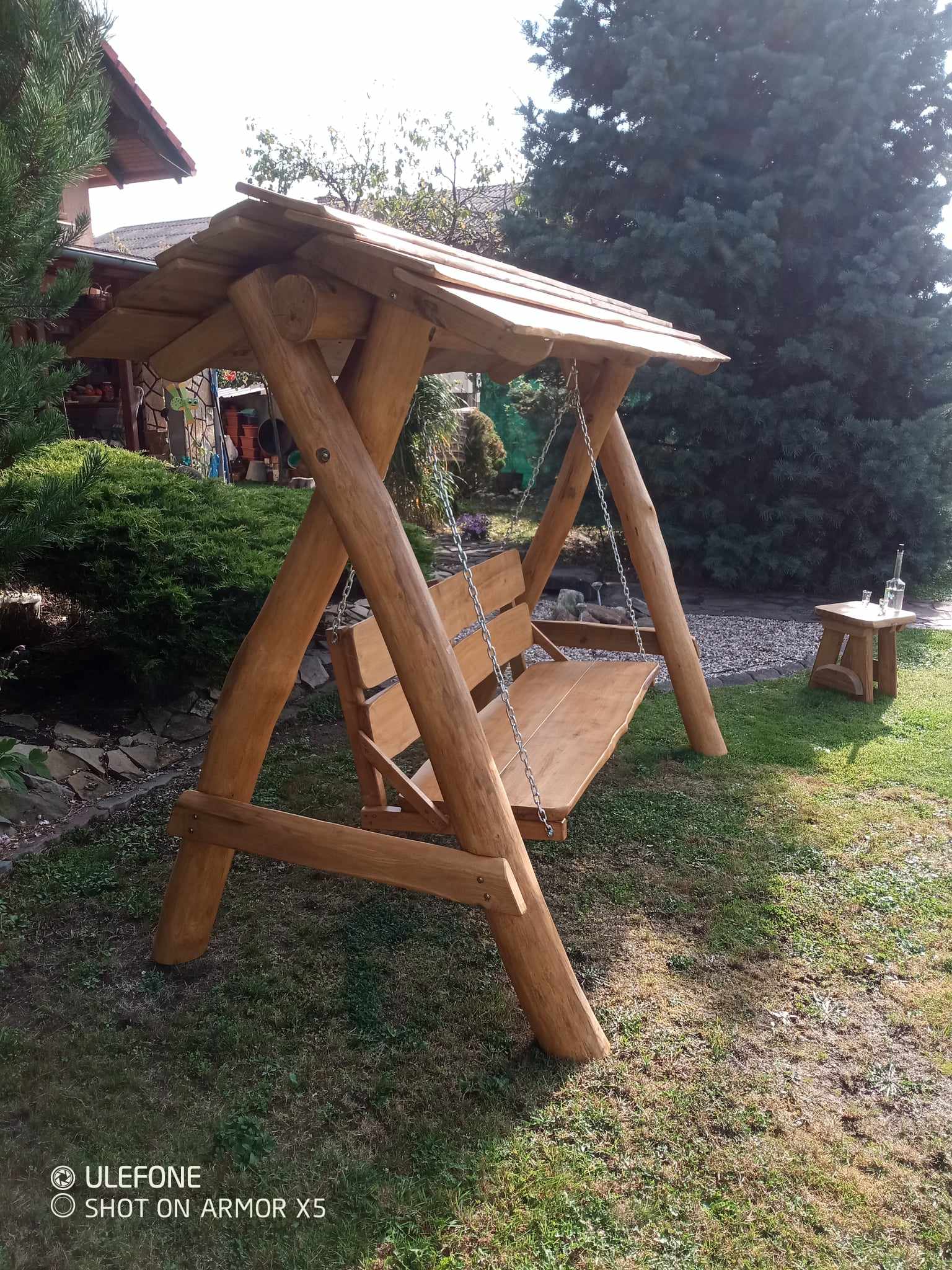 agátové hojdačky