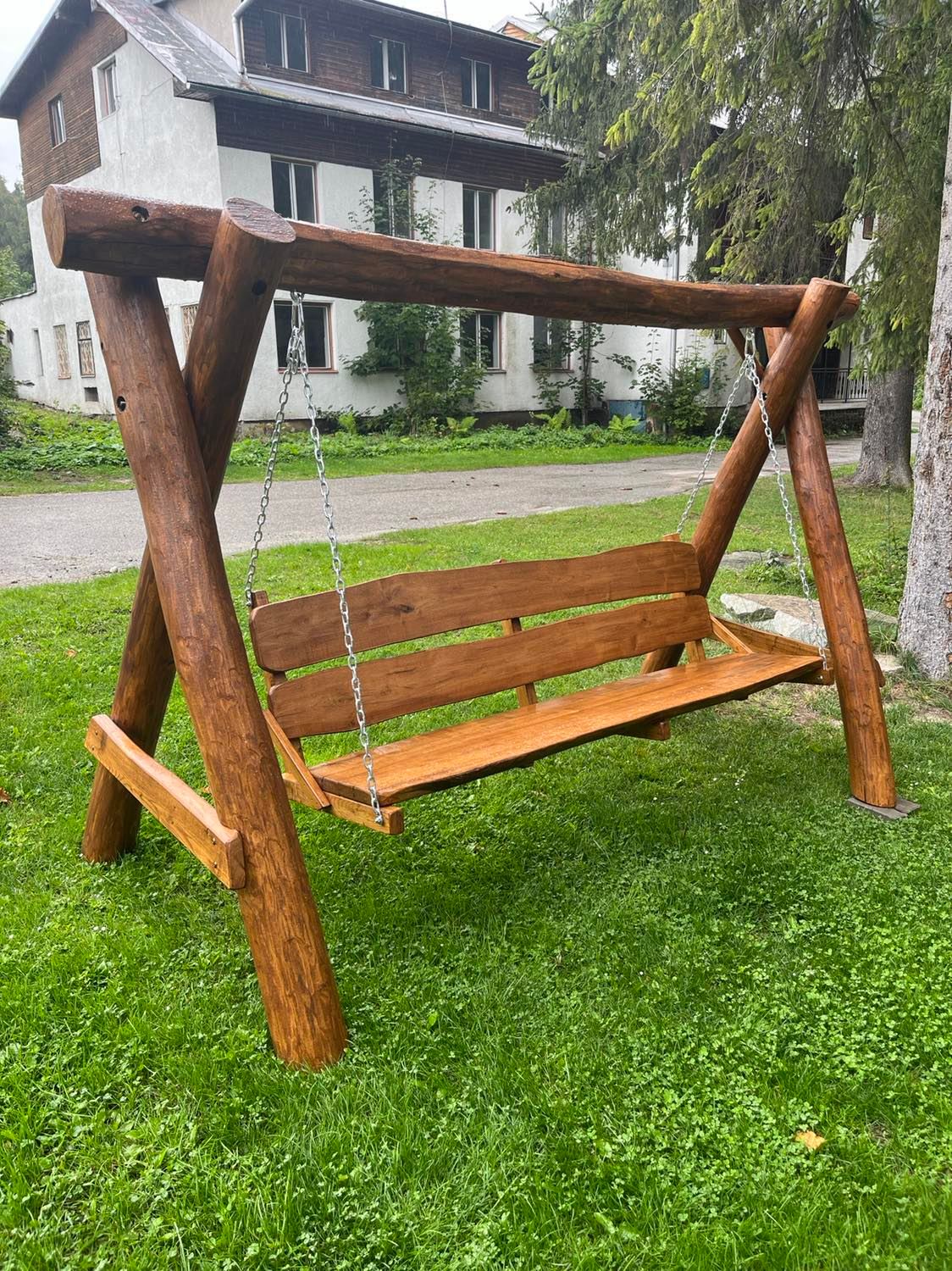 agátové hojdačky