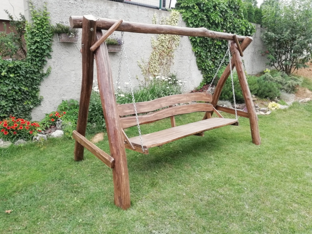 agátové hojdačky