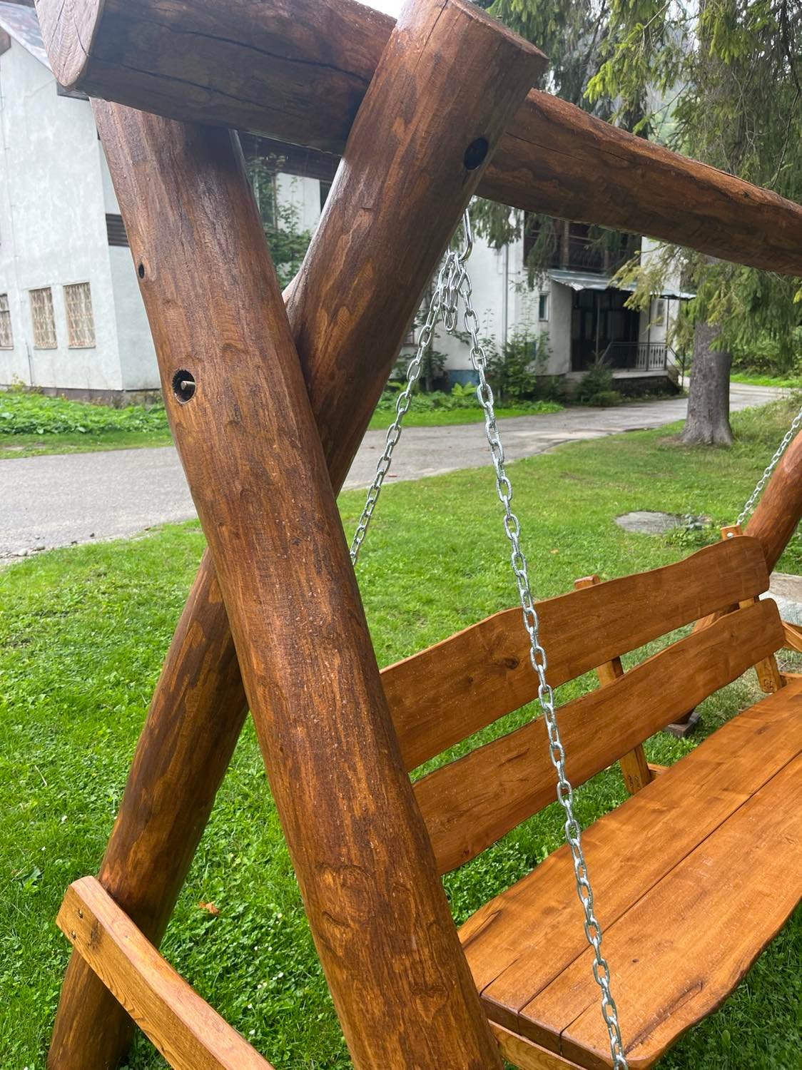 agátové hojdačky