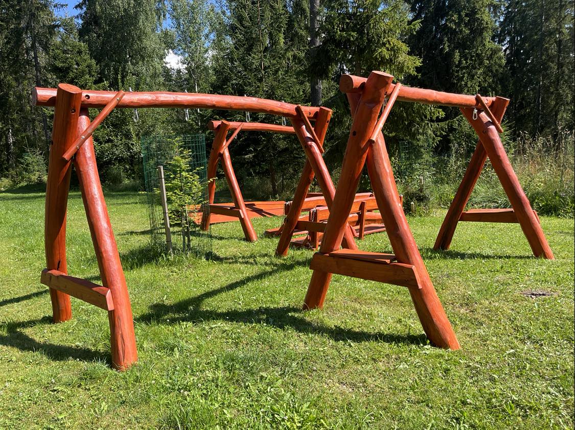 agátové hojdačky